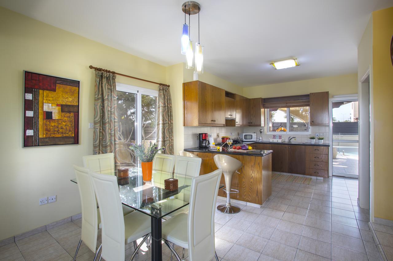 Ayia Napa Tropical Beach Villa Екстер'єр фото